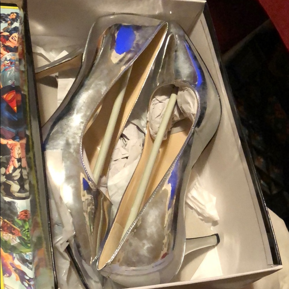 Shoes never worn in box